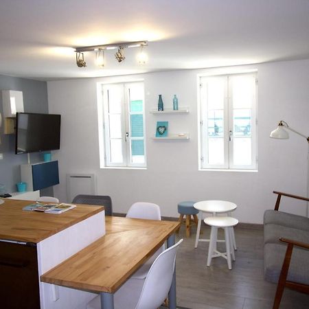 Cosy Apartment In The Center Of La Flotte Buitenkant foto
