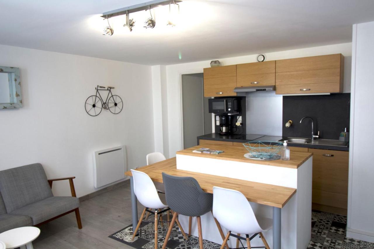 Cosy Apartment In The Center Of La Flotte Buitenkant foto