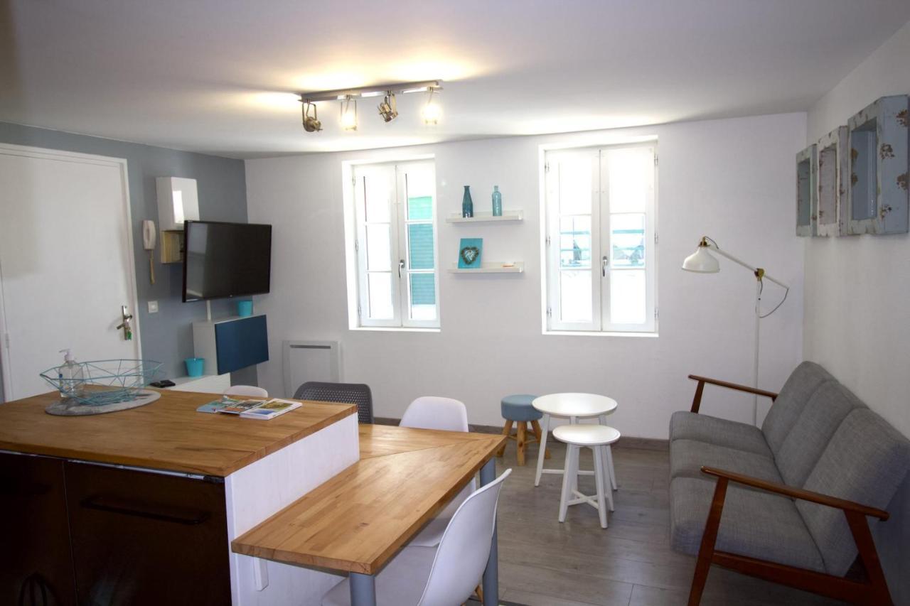 Cosy Apartment In The Center Of La Flotte Buitenkant foto