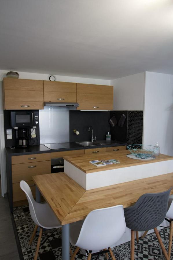 Cosy Apartment In The Center Of La Flotte Buitenkant foto
